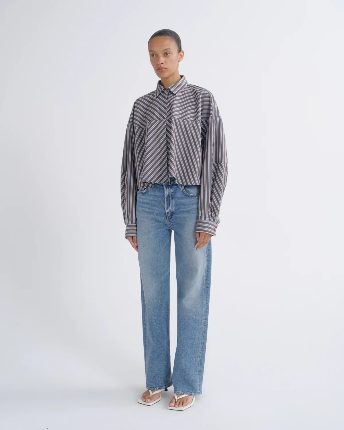 Ren Jean 32" in Measure
