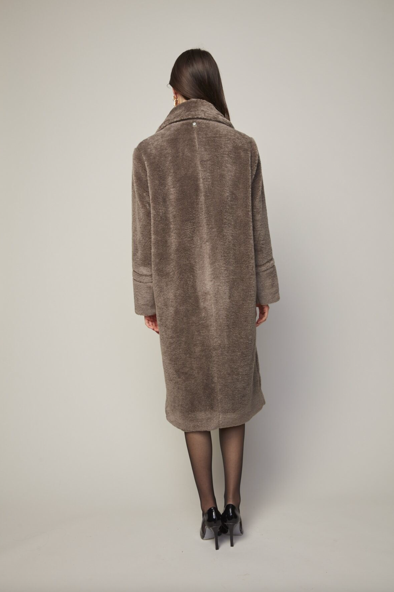 Bear Faux Fur Coat in Taupe