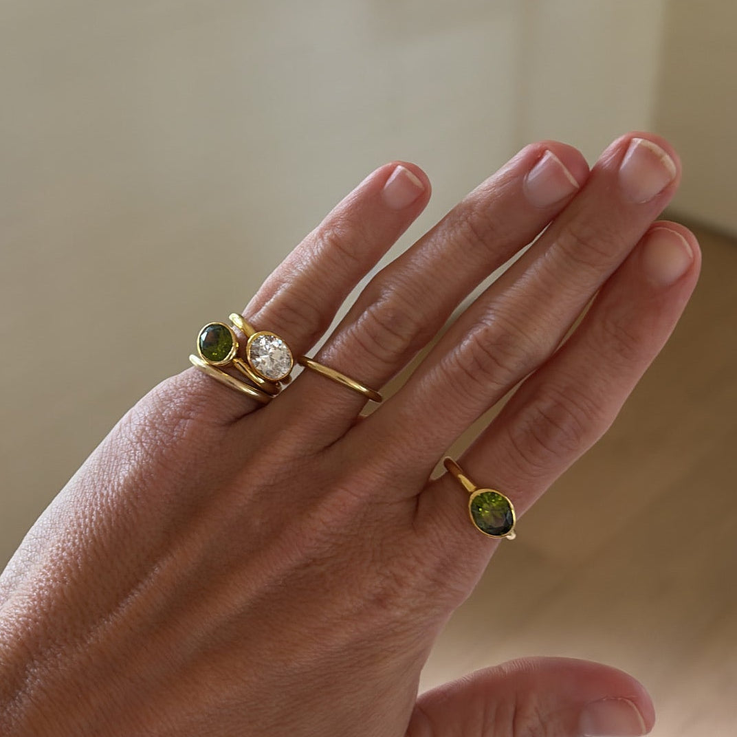 Bezel Oval Pinky Ring in Gold | 3.5"