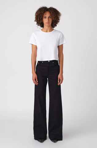Frida in Black Oak