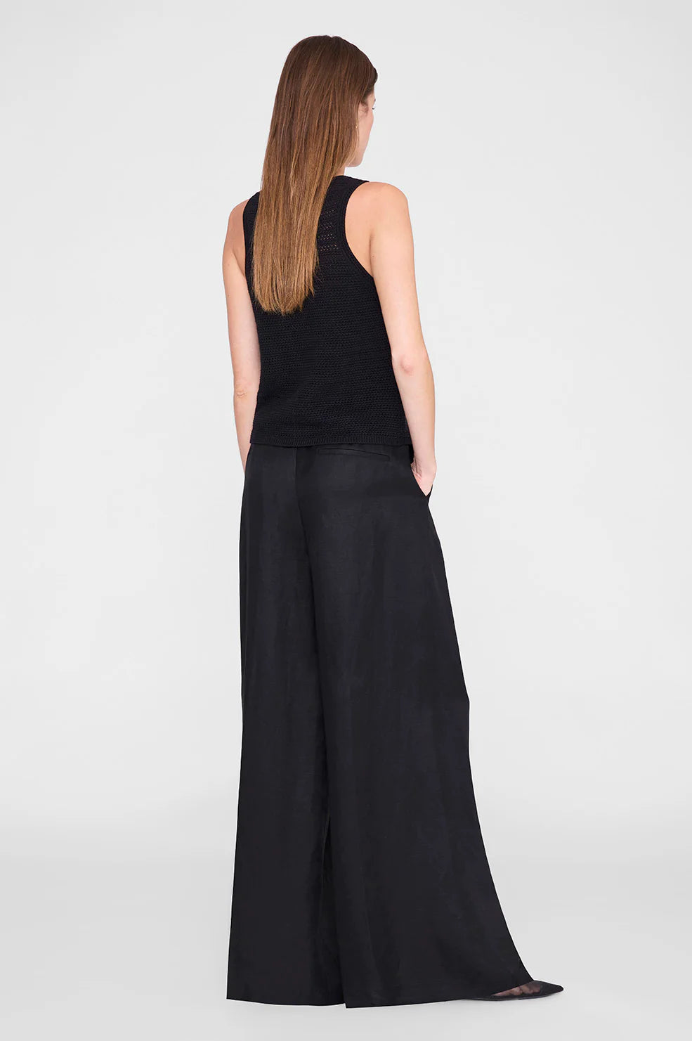 Arie Tank in Black