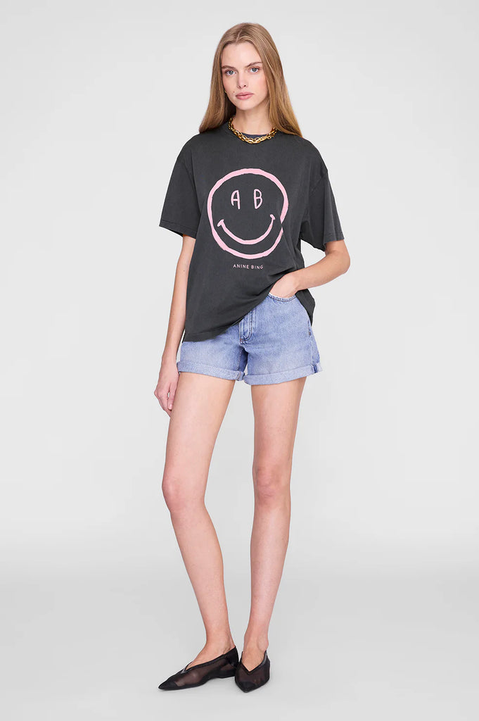 Cade Tee Smiley in Washed Grey