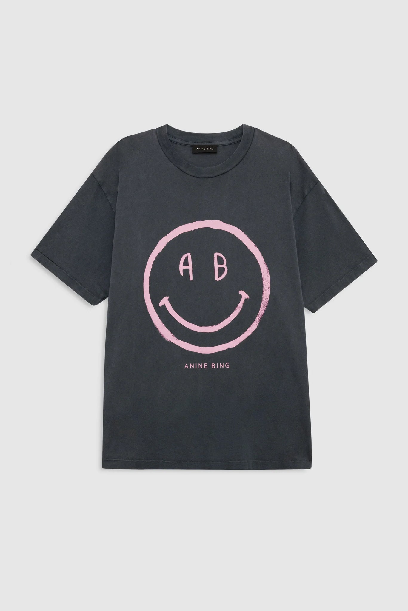 Cade Tee Smiley in Washed Grey