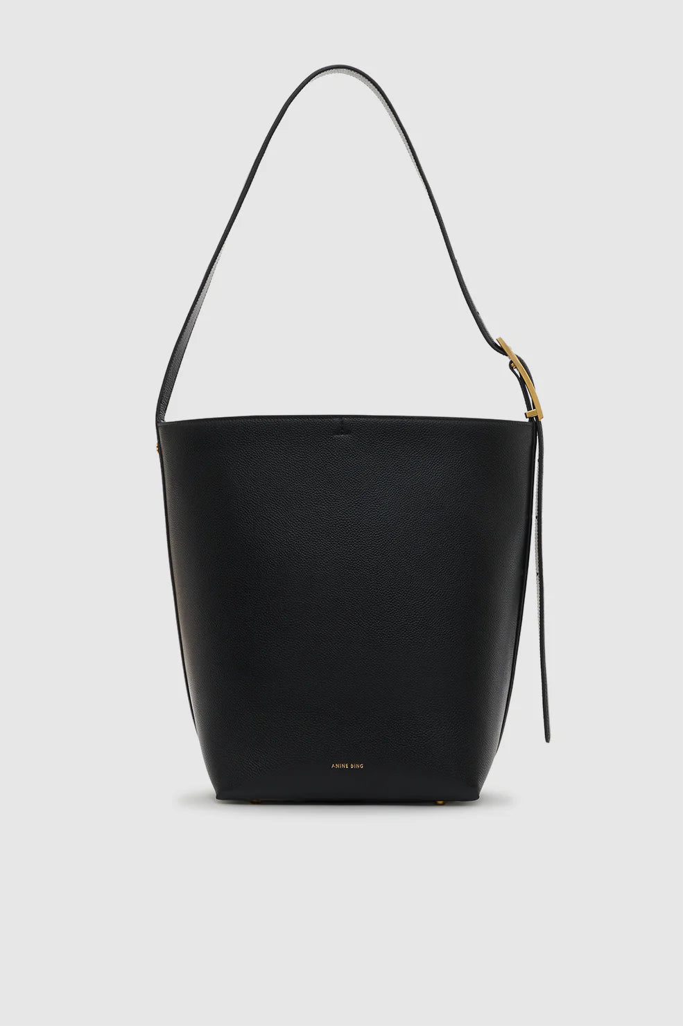 Elly Bucket Bag Grained Leather in Black
