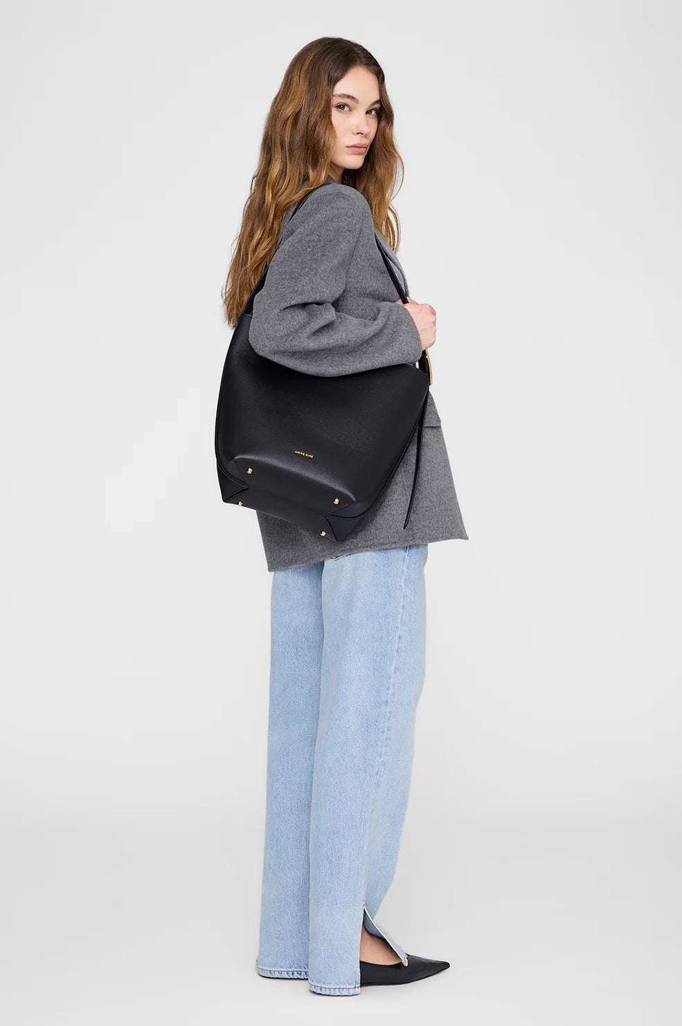 Elly Bucket Bag Grained Leather in Black