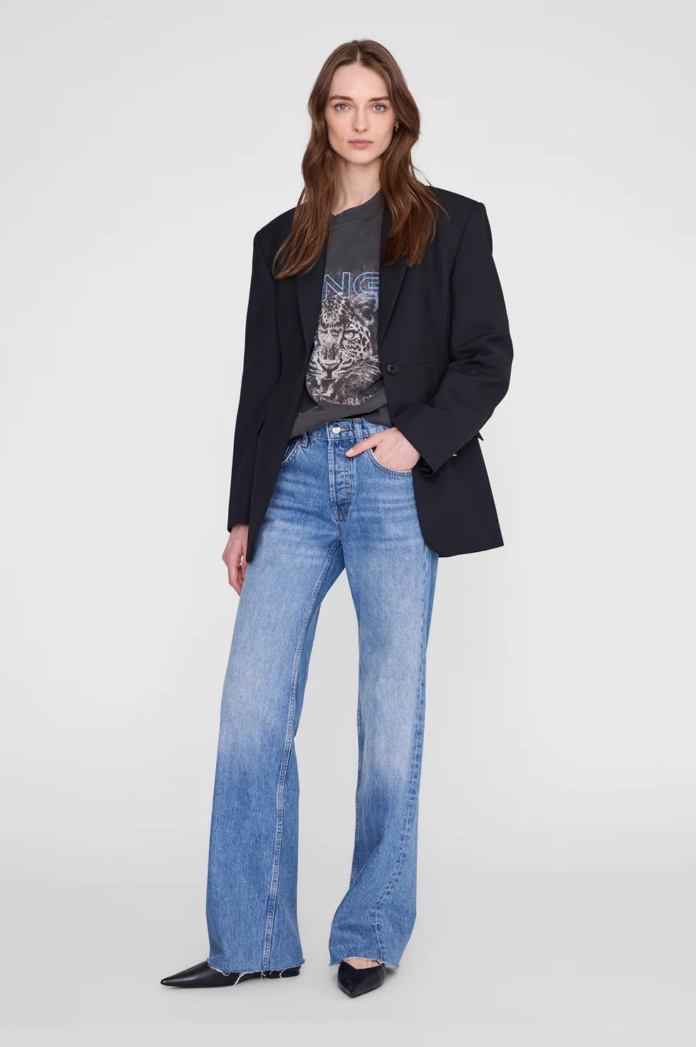 Miles Sweatshirt Leo Muse in Washed Black