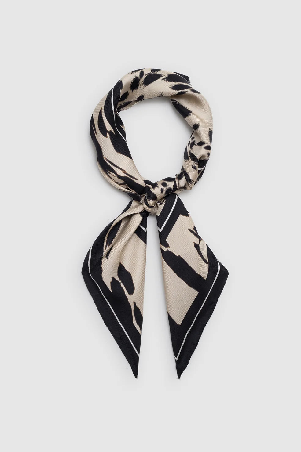 York Scarf Leopard in Pearl White