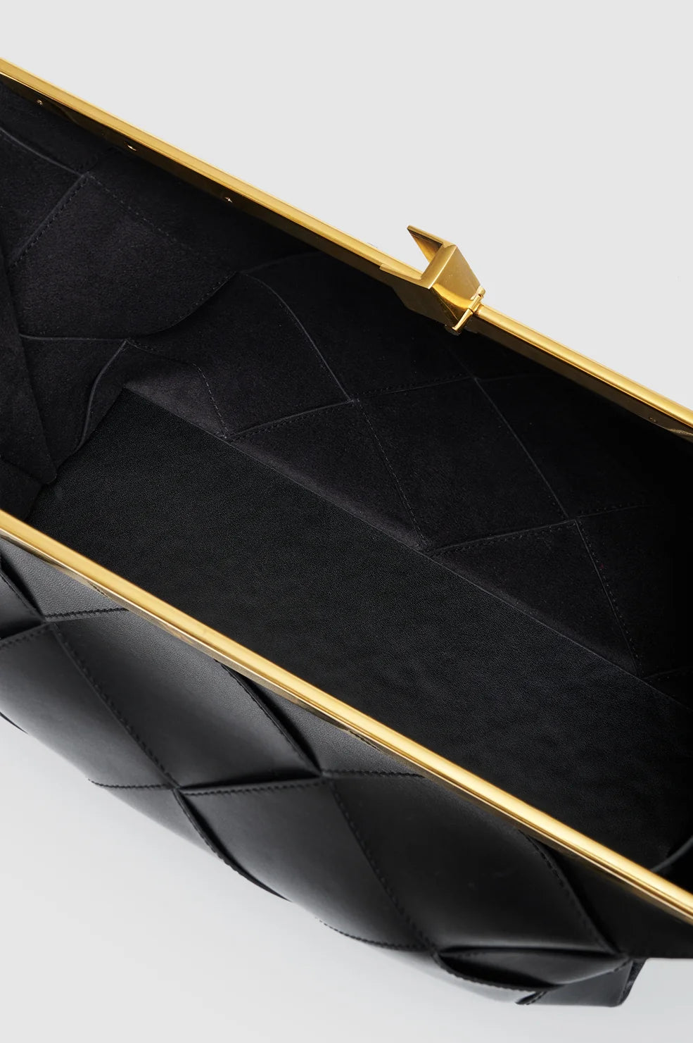 Anine Clutch Braided Leather in Black