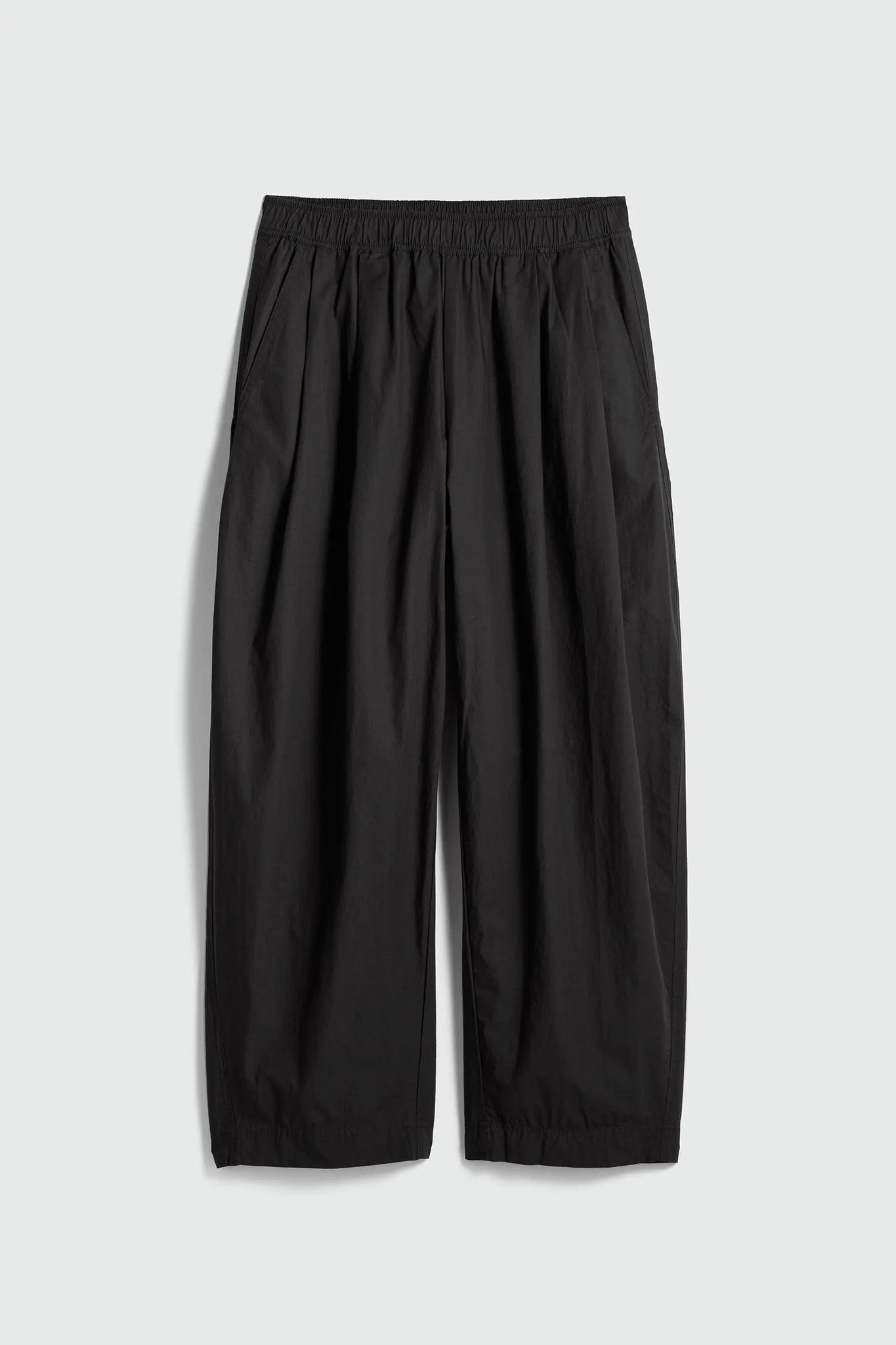 Spa Pleat Pant in Black