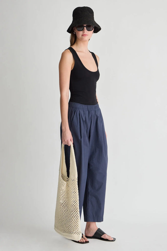 Spa Pleat Pant in Navy