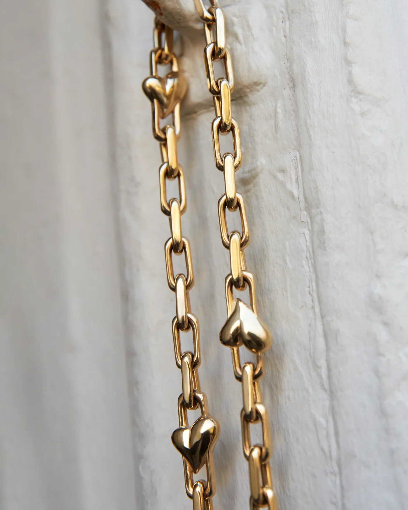 Art Heart Chain Necklace in Gold
