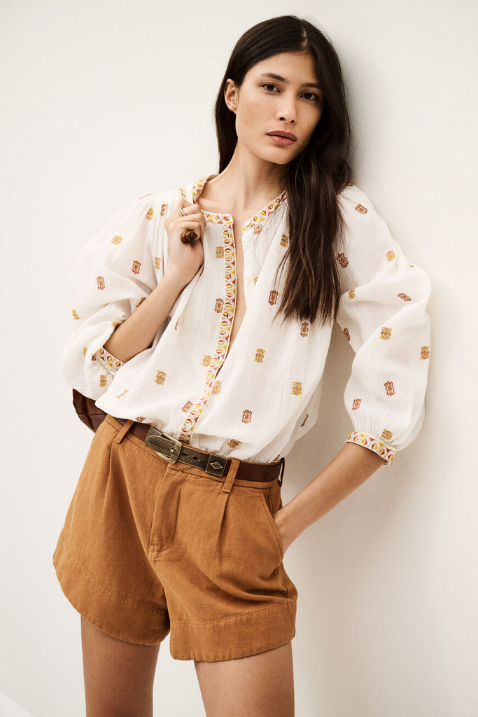 Daphne Shirt. Ecru