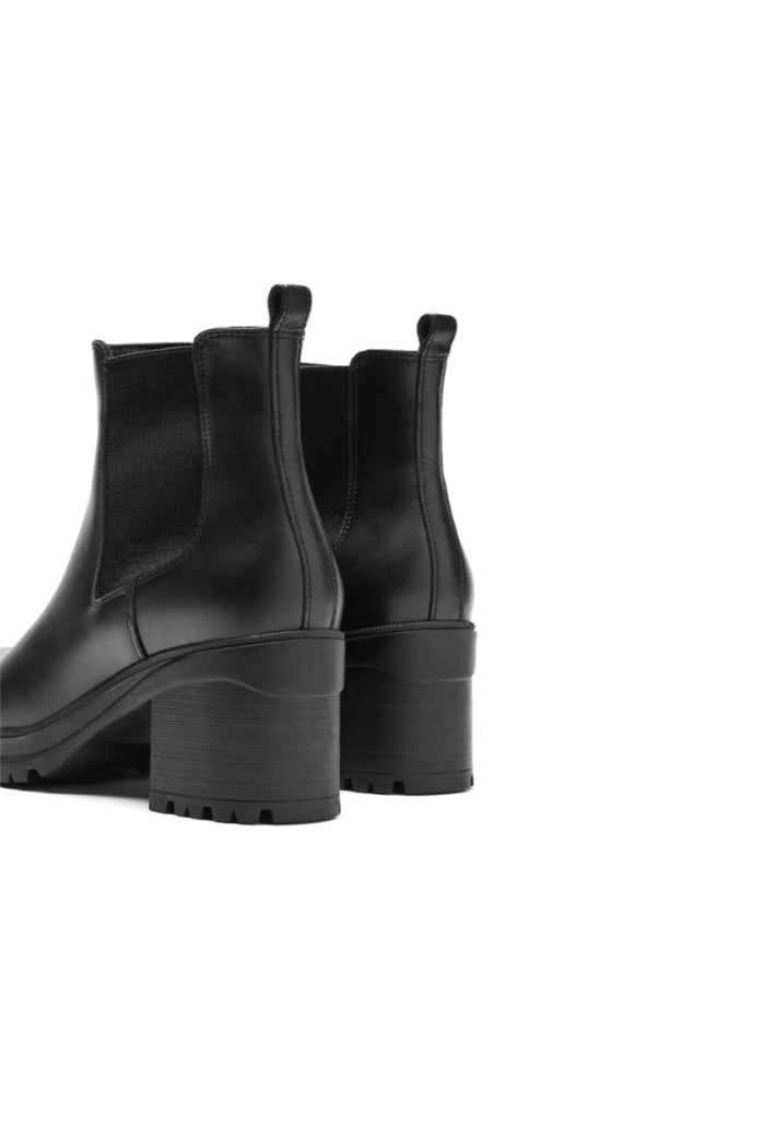 Paxton Leather Boot in Black