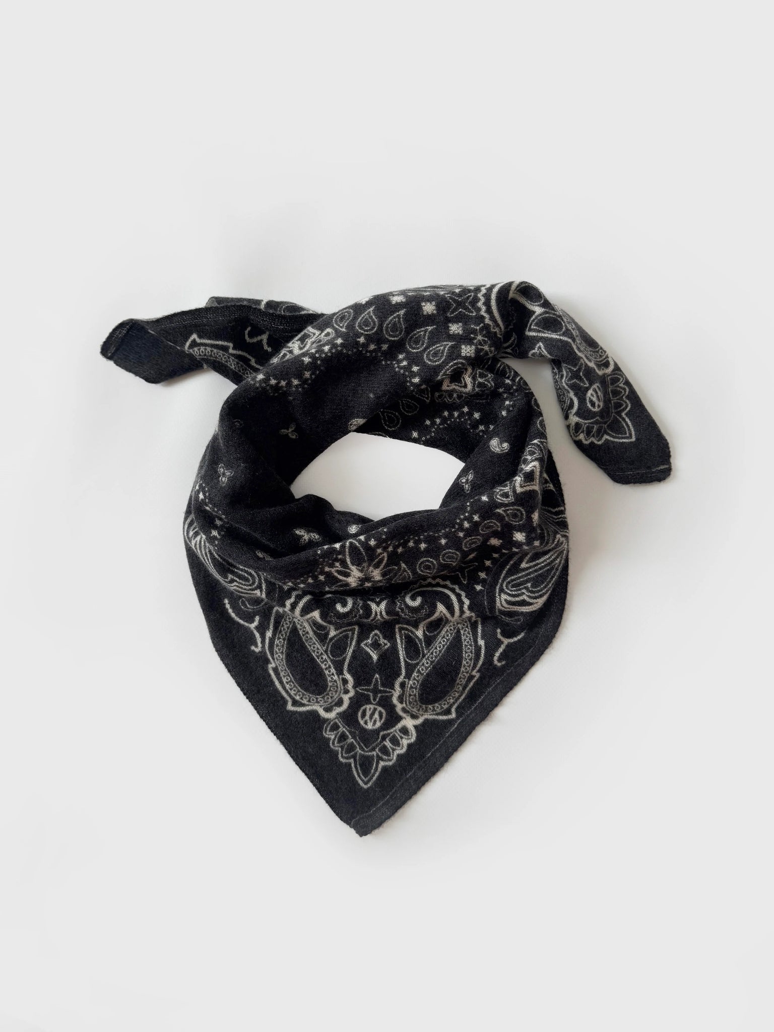 CASHMERE PAISLEY SCARF | BLACK | 65 CM