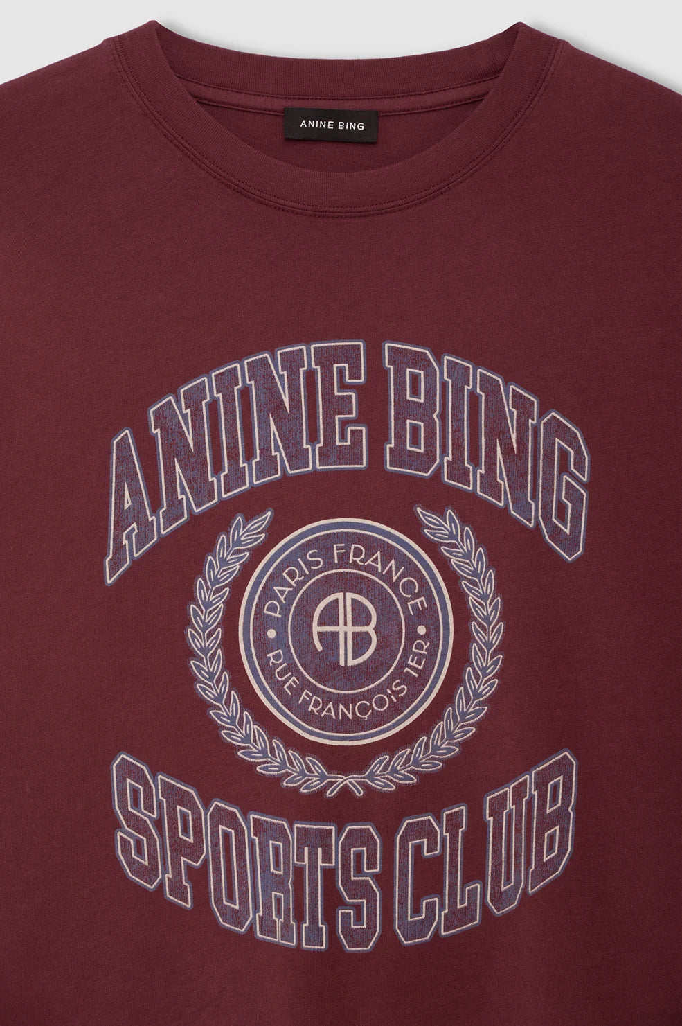 Cade Tee Collegiate in Burgundy