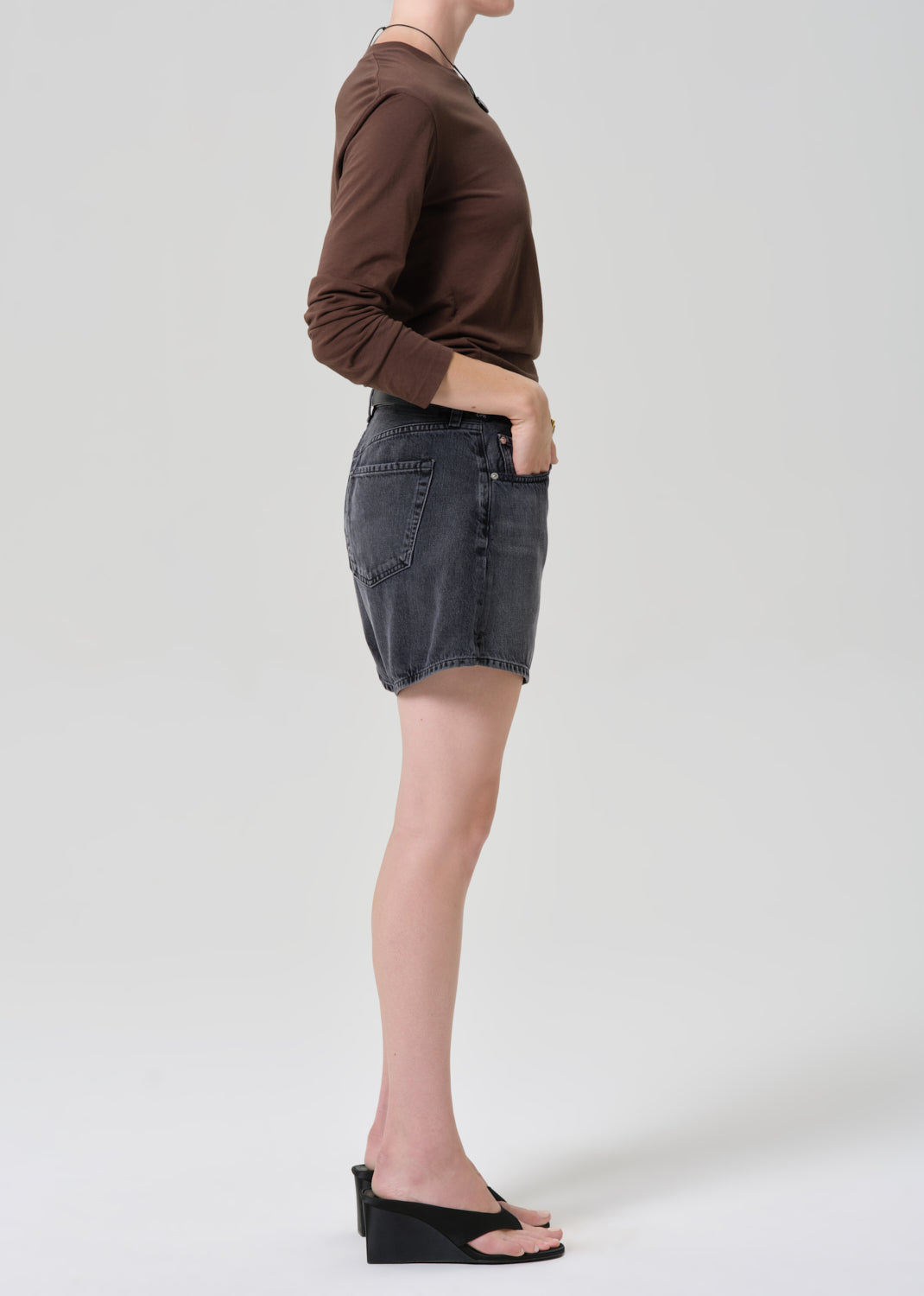 Billie Relaxed Short in Vintage Black