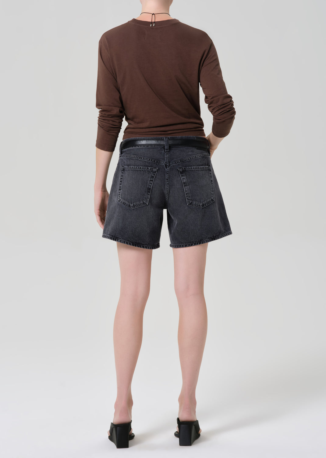 Billie Relaxed Short in Vintage Black