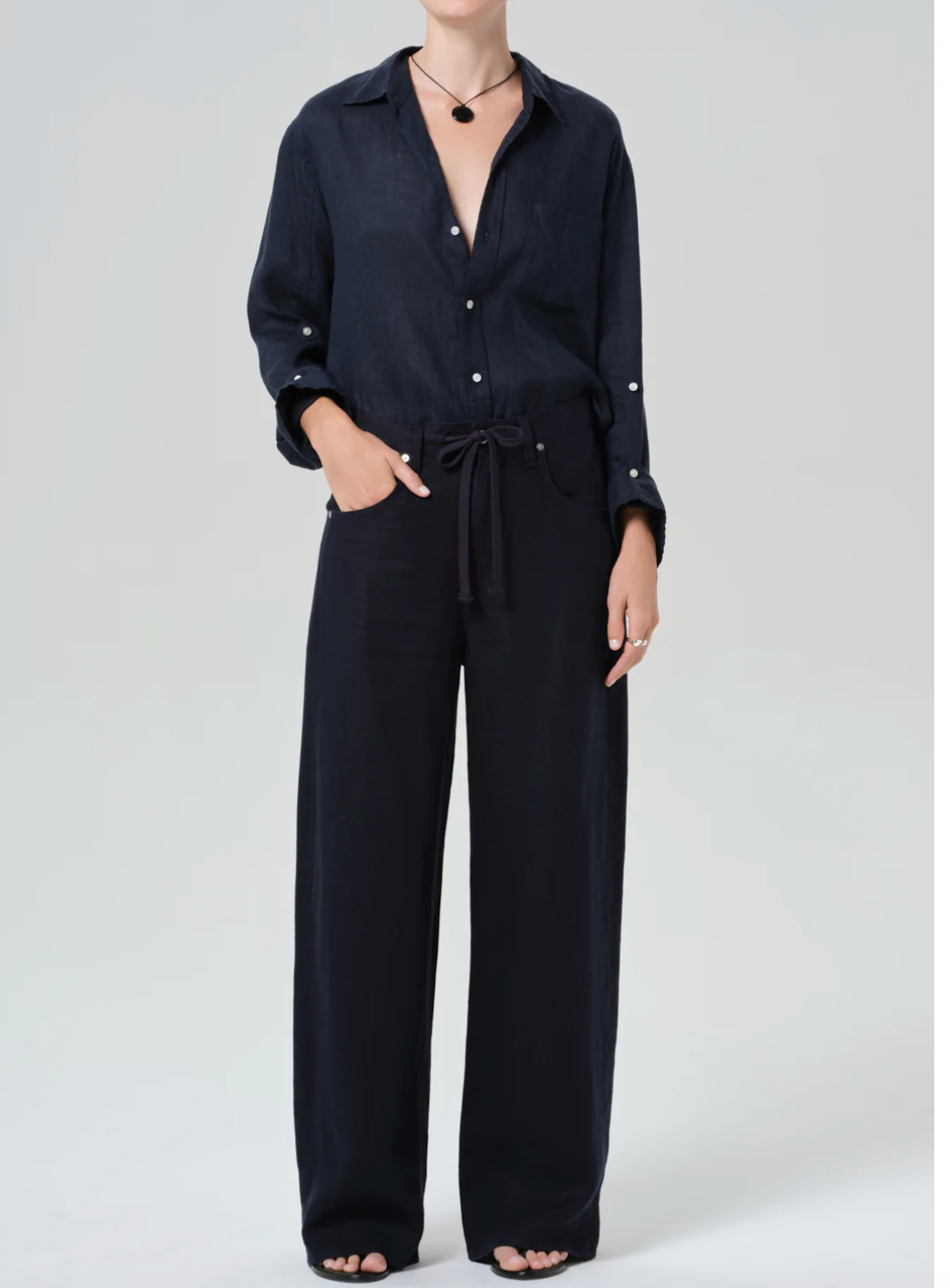 Kayla Shrunken Linen Shirt in True Navy