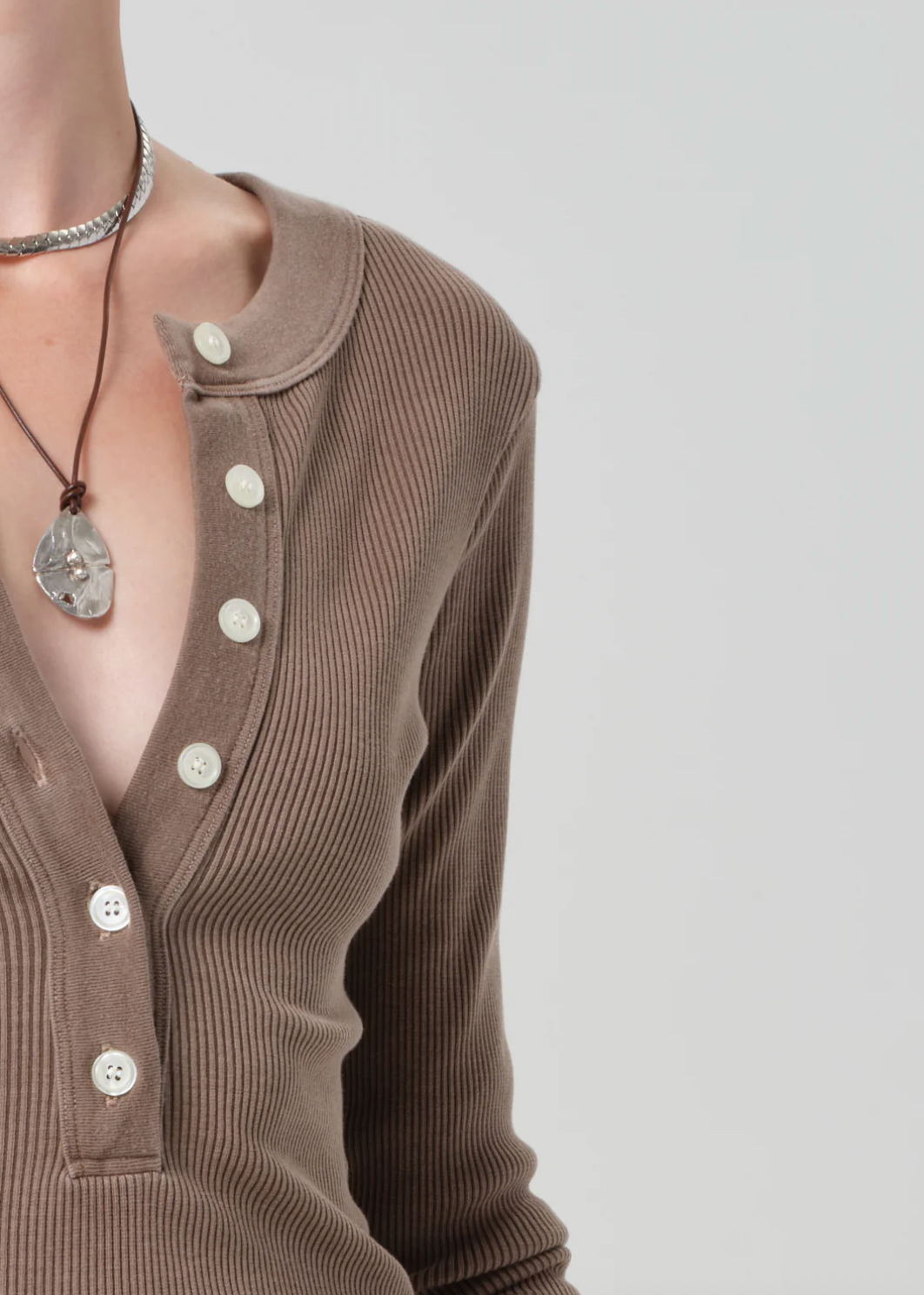 Varra Henley in Cocoa