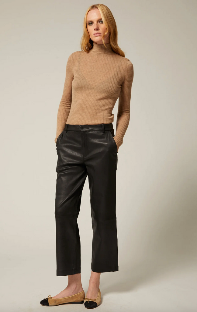 Leather Cropped Trousers in Black
