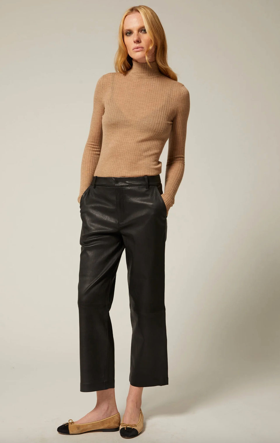 Leather Cropped Trousers in Black