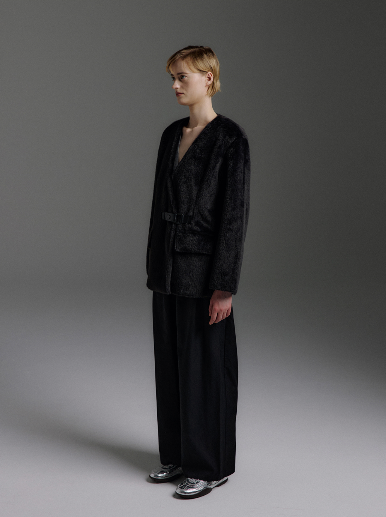 Donna Lightweight Collarless Faux Fur Jacket in Black