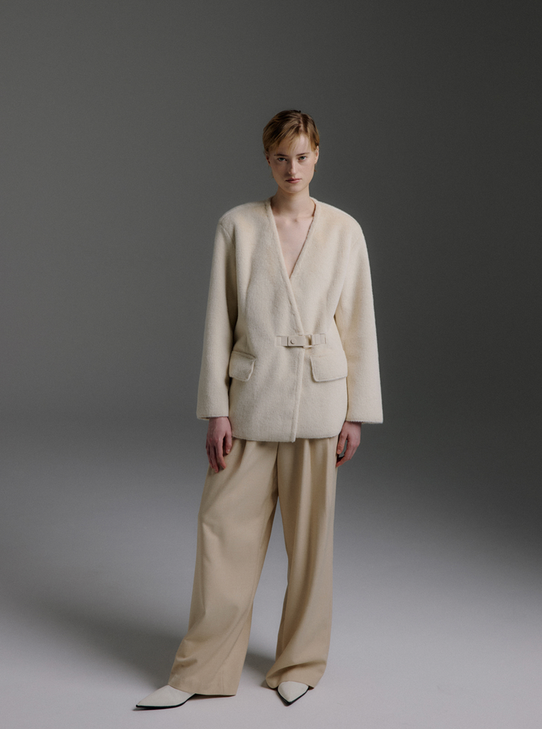 Donna Lightweight Collarless Faux Fur Jacket in Ivory