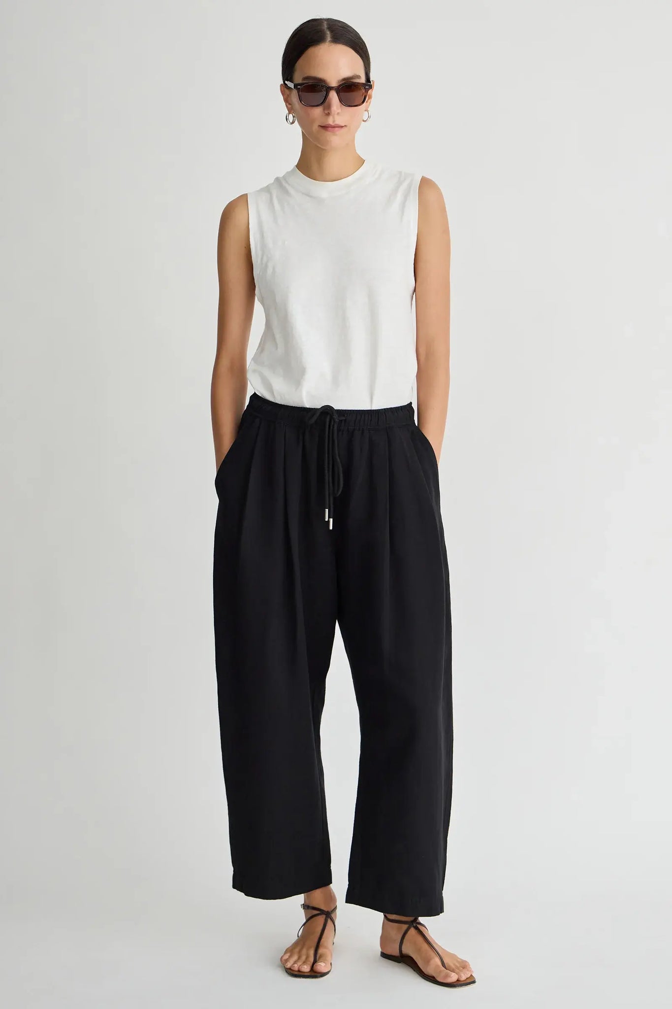 Everyday Pull-On Pant in Black