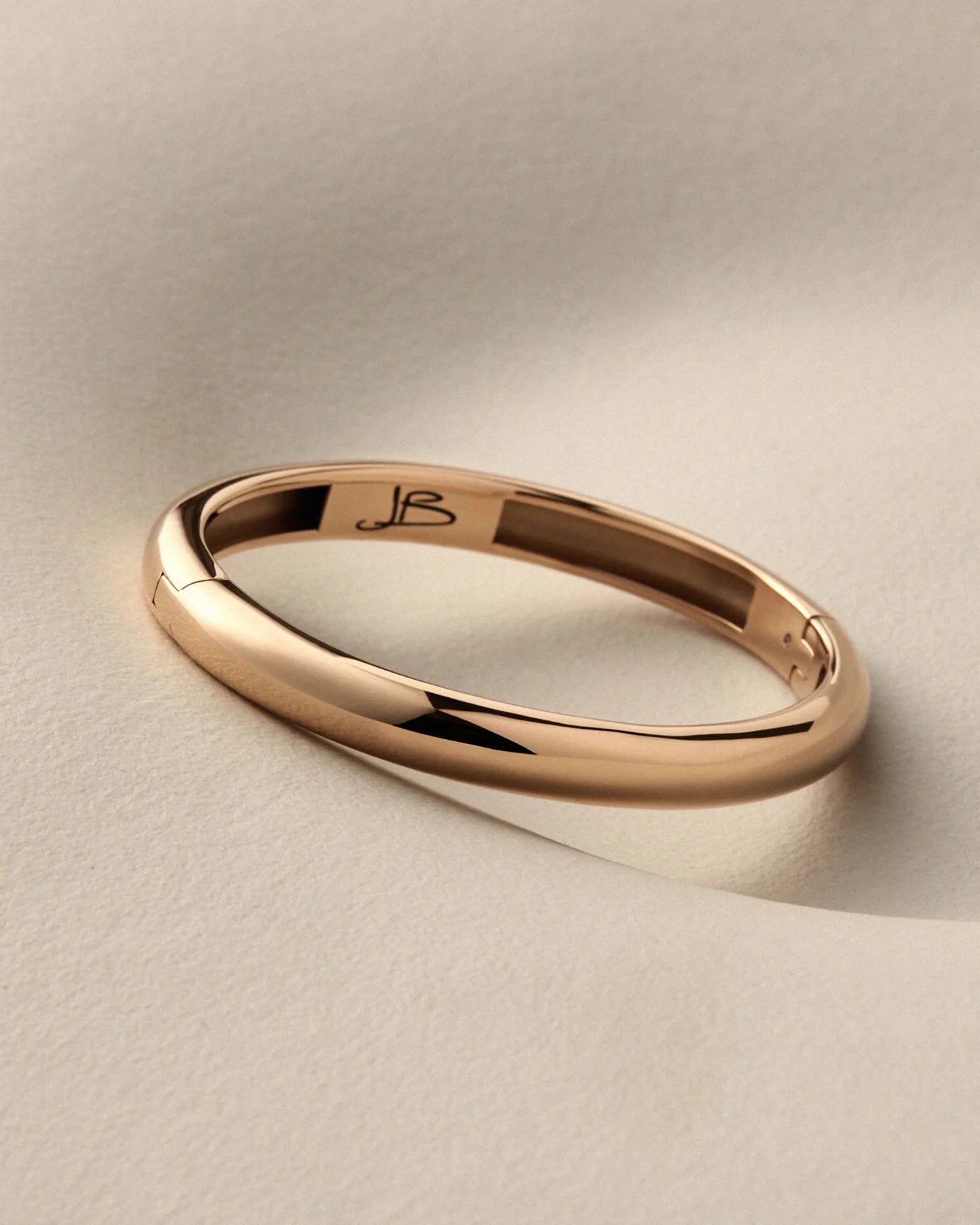 Gia Bangle in Gold