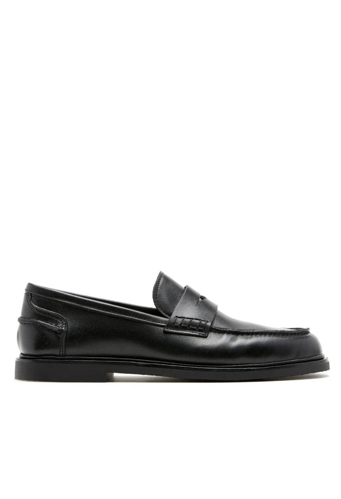 Magnet Leather Loafer in Black
