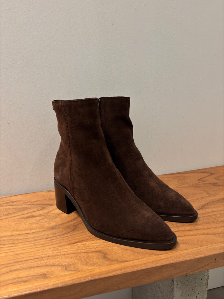 Julieta in Brunette Suede
