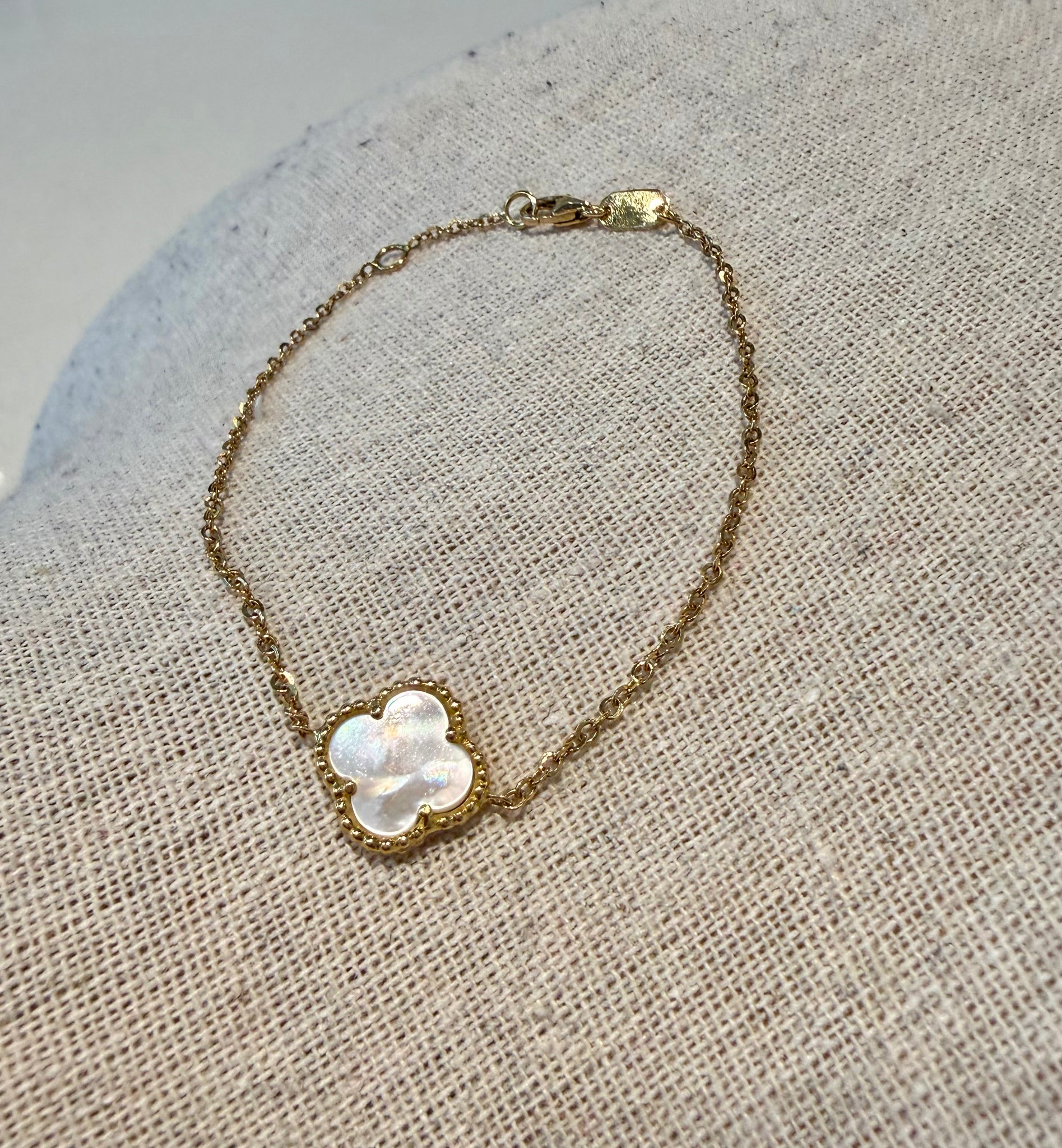 Marie Bracelet | 18k Mother of Pearl Clover