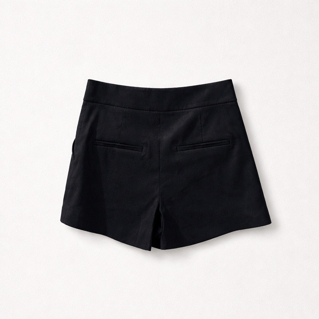 Velia Short in Black