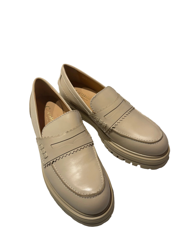 Rescale Leather Loafer in Off White