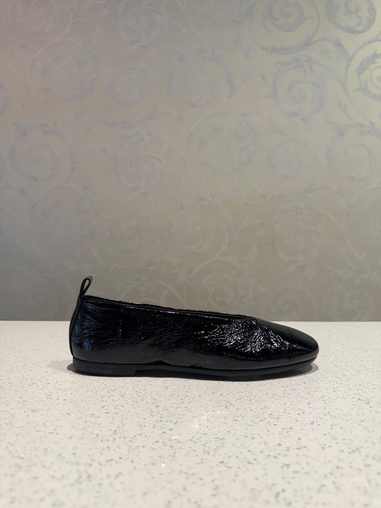 Gentil Crushed Leather Flat in Black