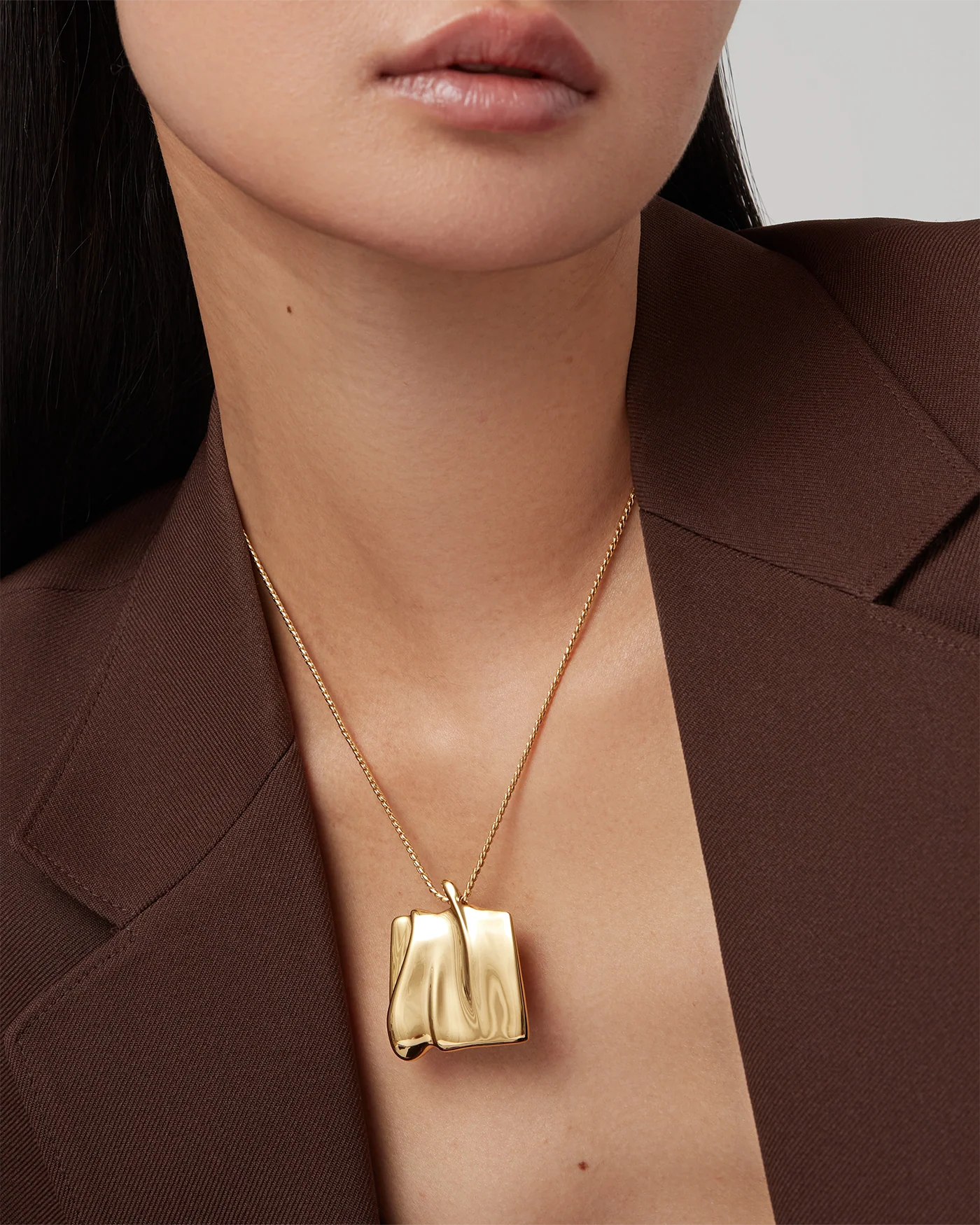 Sundra Pendant Necklace Large in Gold