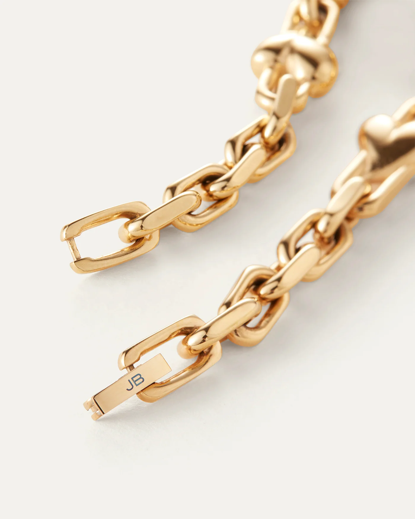 Art Heart Chain Bracelet in Gold