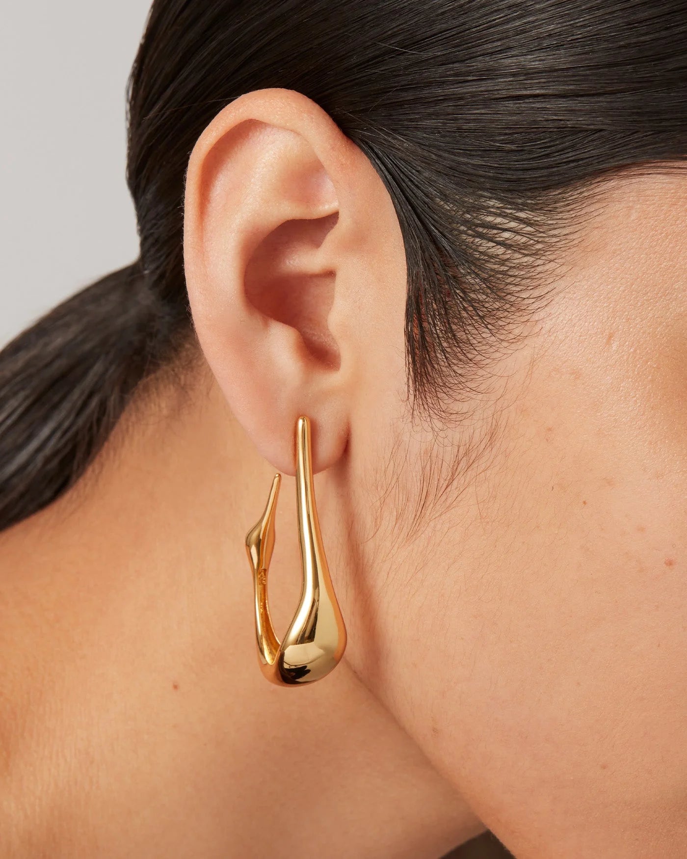 Colette Hoops in Gold