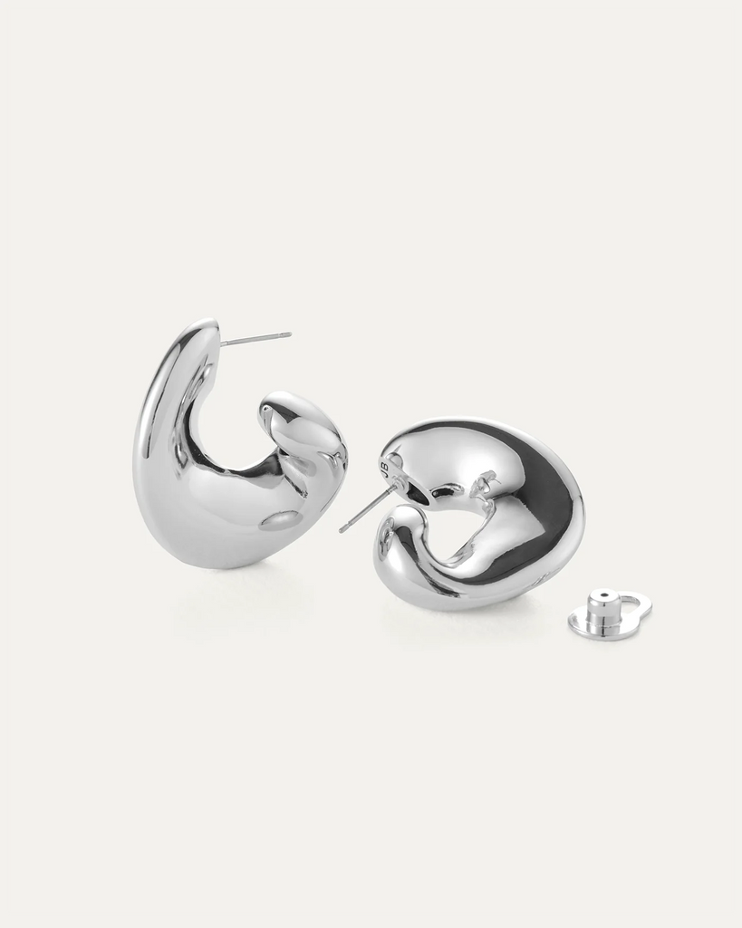 Gigi Hoop Earrings in Silver