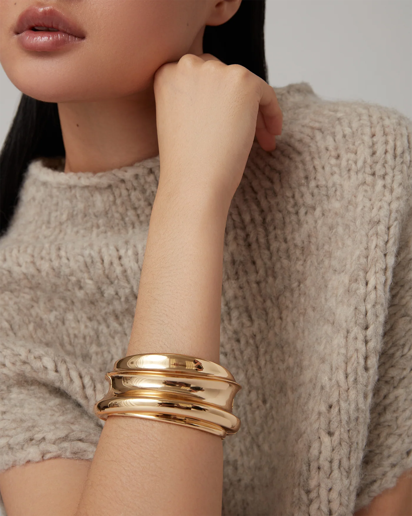Lennon Mega Bangle in Gold