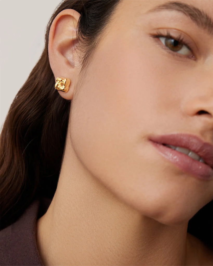 Mini Woven Square Earrings in Gold