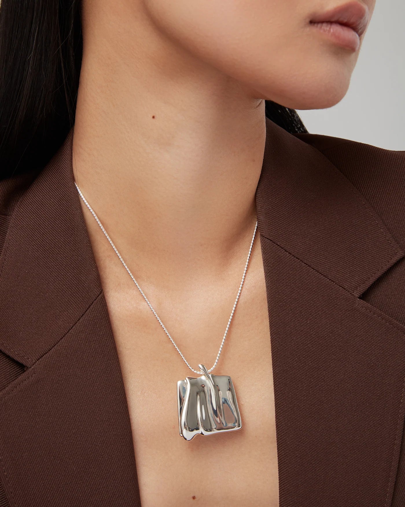 Sundra Pendant Necklace Large in Silver