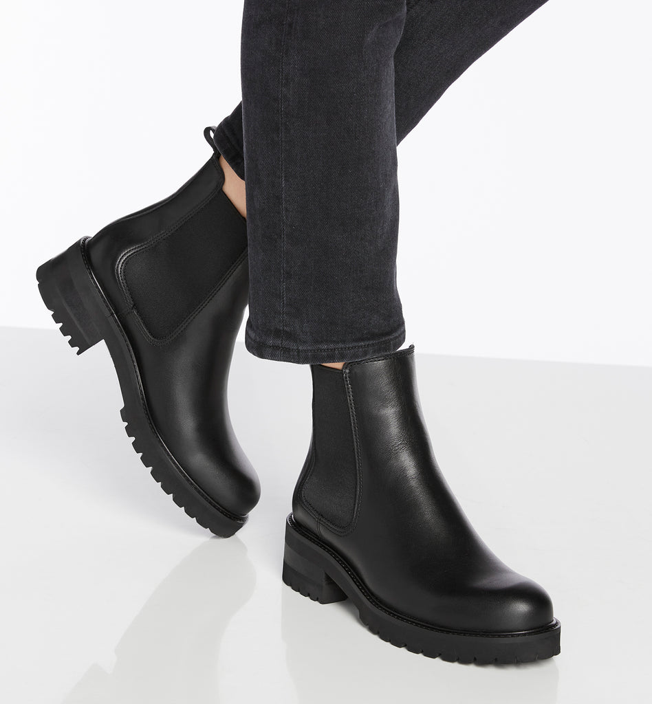 Cye in Black Leather