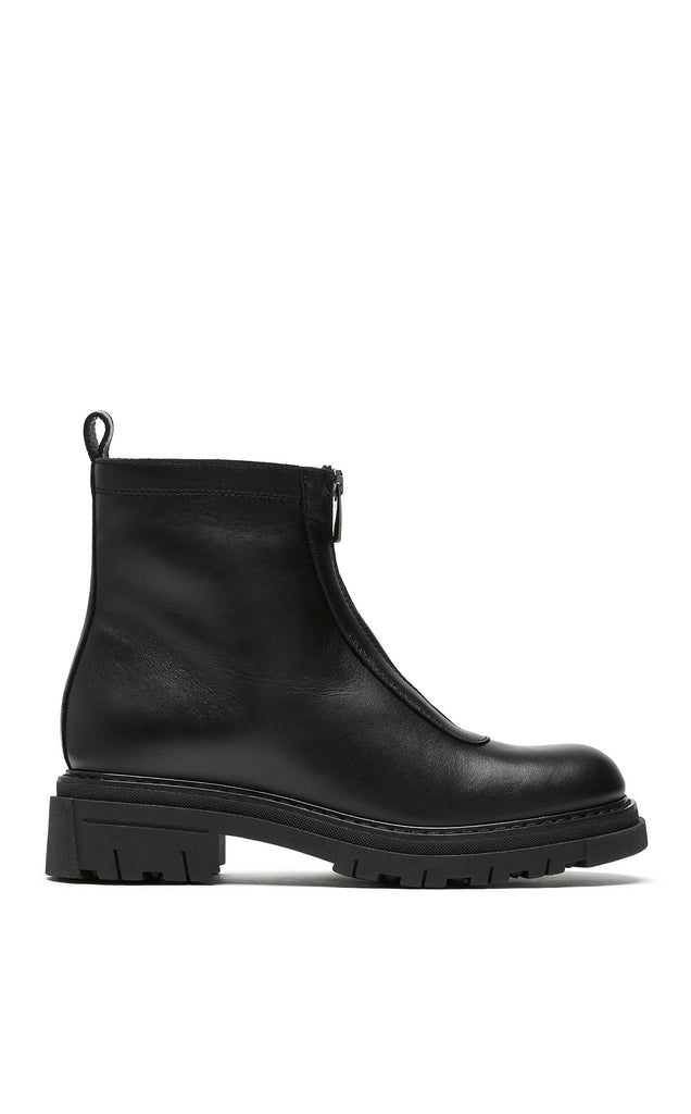 Desmond in Black Leather