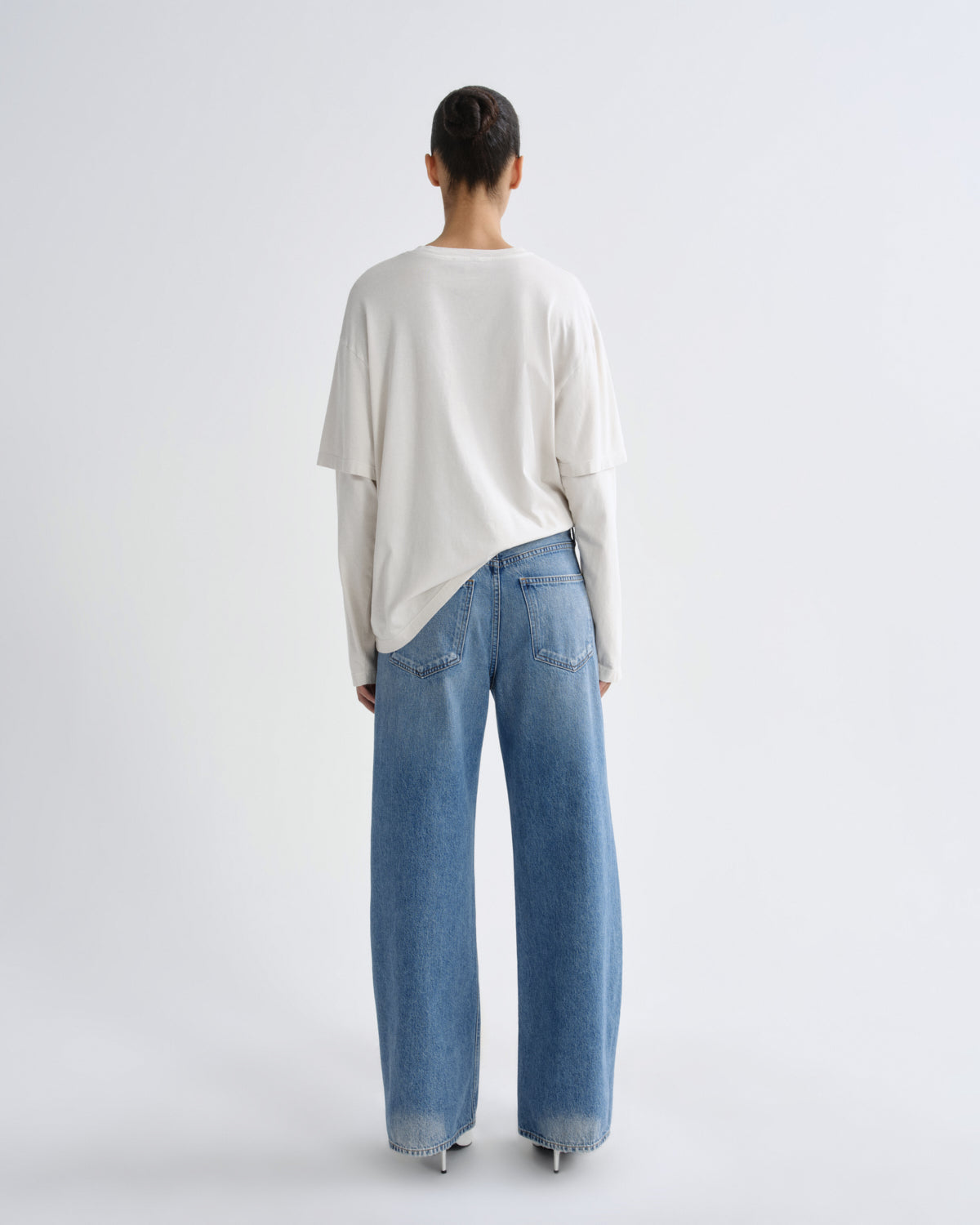 Low Curve Jean (Weightless) in Venture