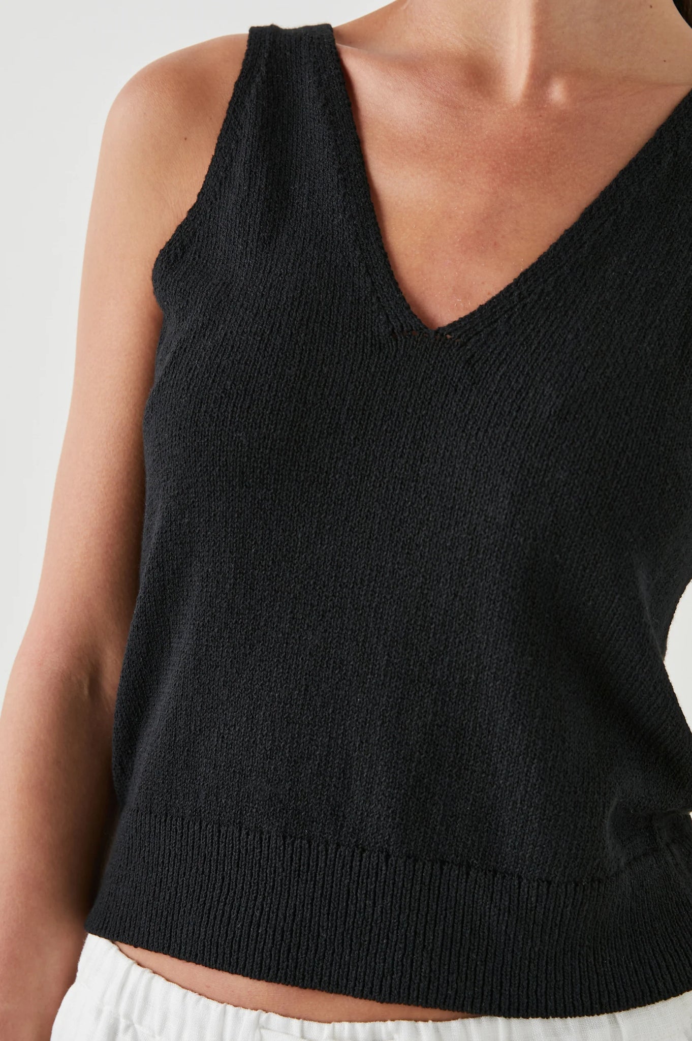 Maise Tank in Black