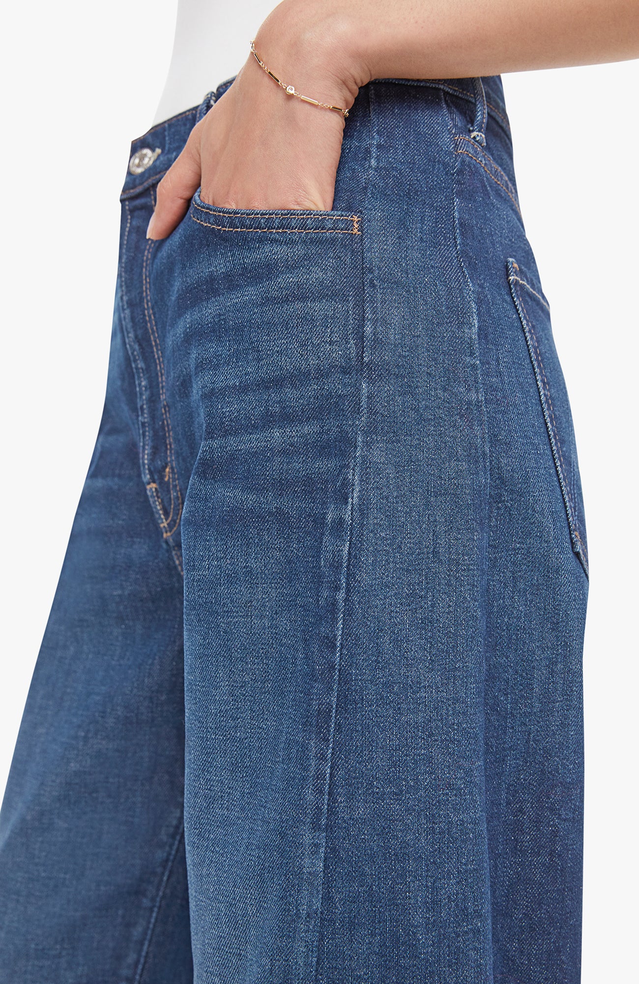 The Full Pipe Skimp in Kicks and Riffs