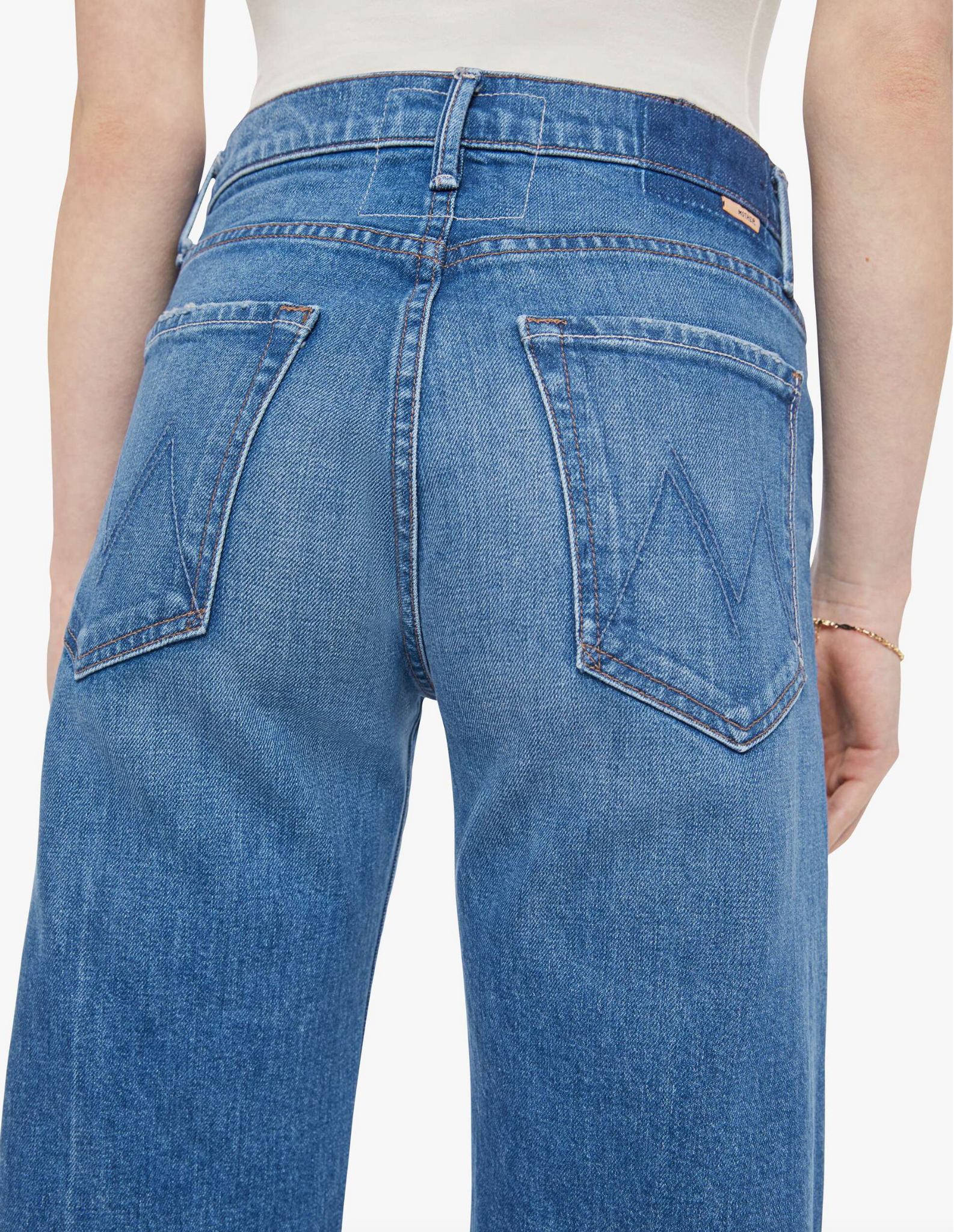 The Mid Rise Lasso Sneak in Get Two Birds Stoned