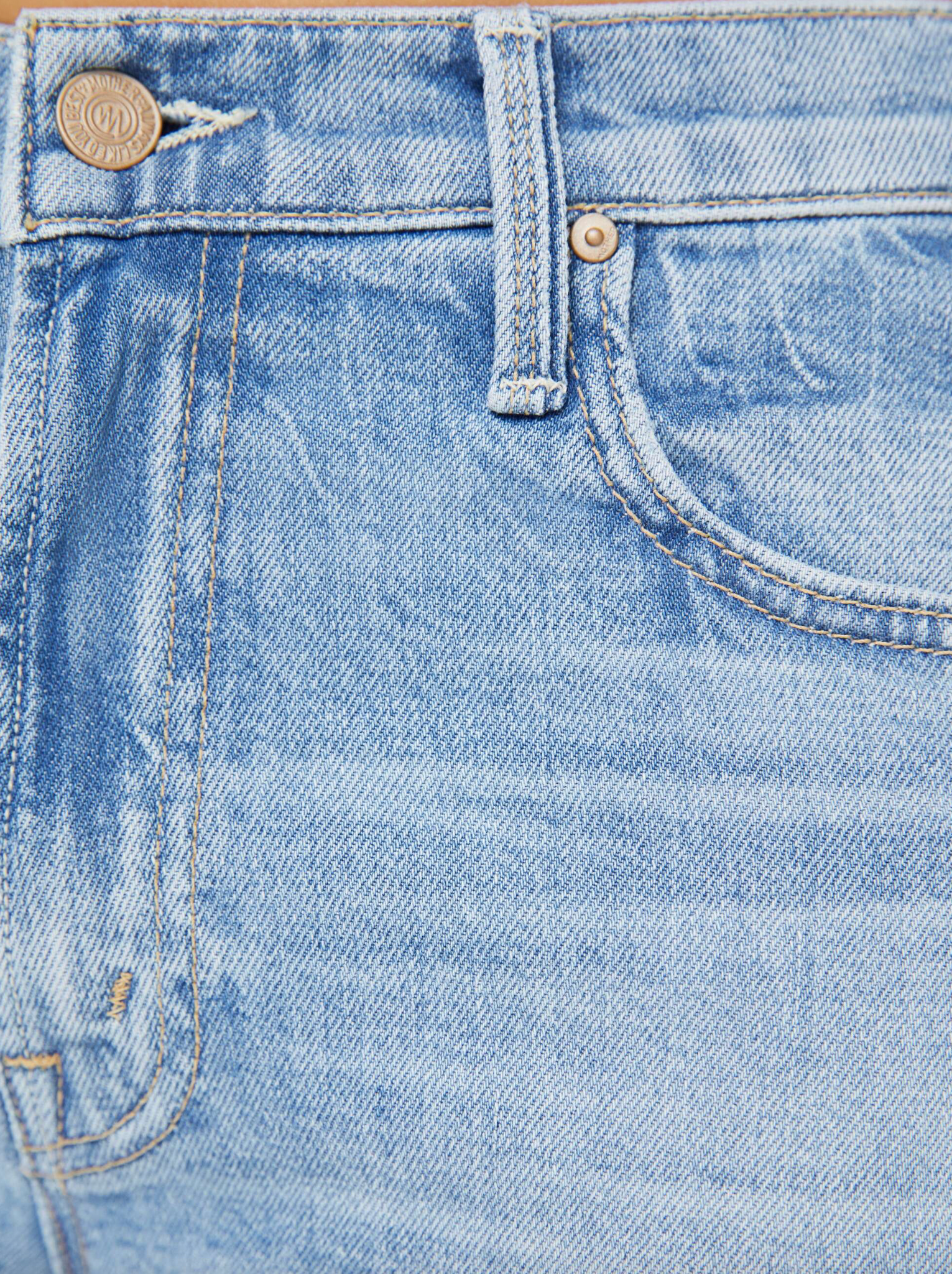 The Mid Rise Rambler Zip Ankle Fray in Comeback Kid