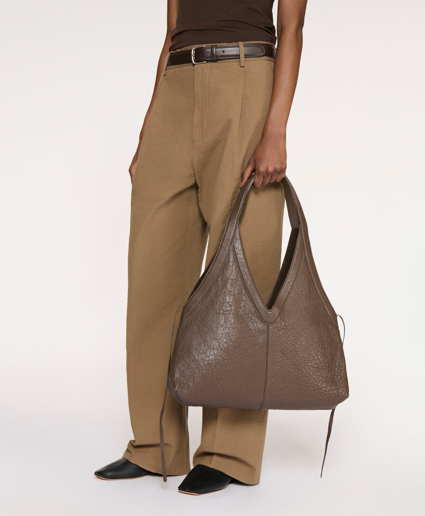 Soft M Tote in Ebony